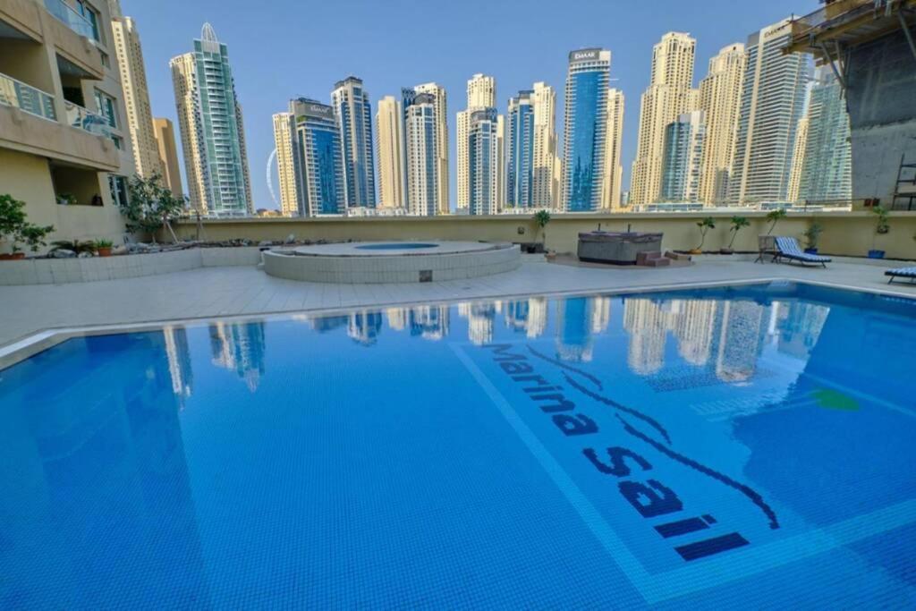 Lovely 1-Bedroom Apartment In The Heart Of Dubai Marina Экстерьер фото