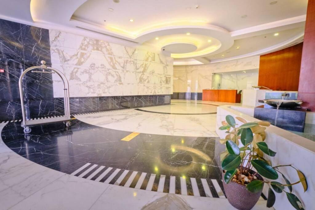Lovely 1-Bedroom Apartment In The Heart Of Dubai Marina Экстерьер фото