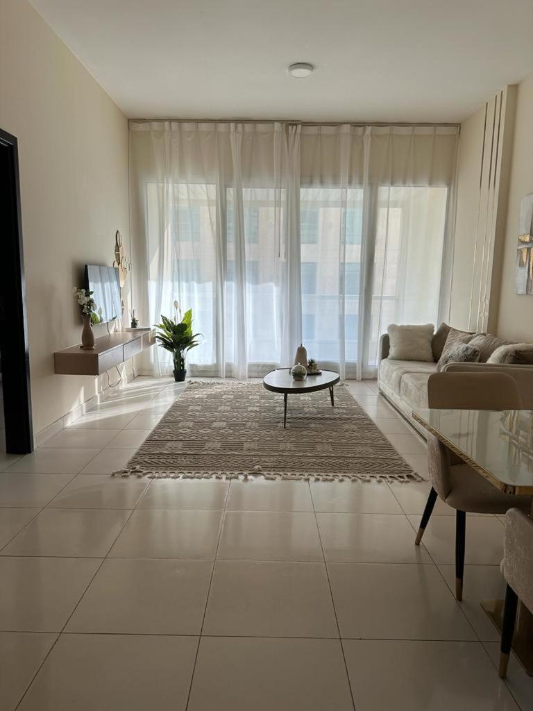Lovely 1-Bedroom Apartment In The Heart Of Dubai Marina Экстерьер фото