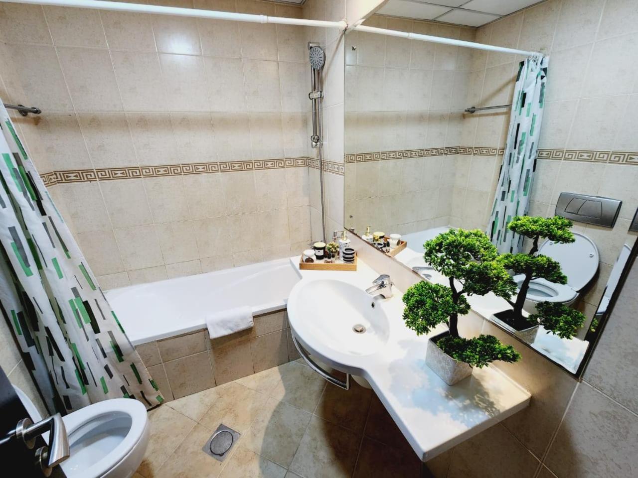 Lovely 1-Bedroom Apartment In The Heart Of Dubai Marina Экстерьер фото